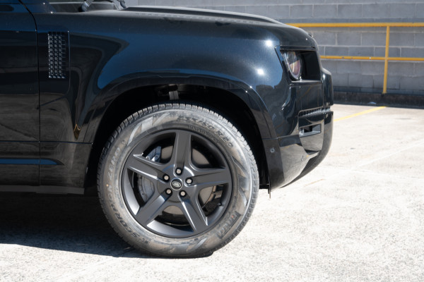 2026 Land Rover Defender L663 110 D350 X-Dynamic HSE SUV image 23