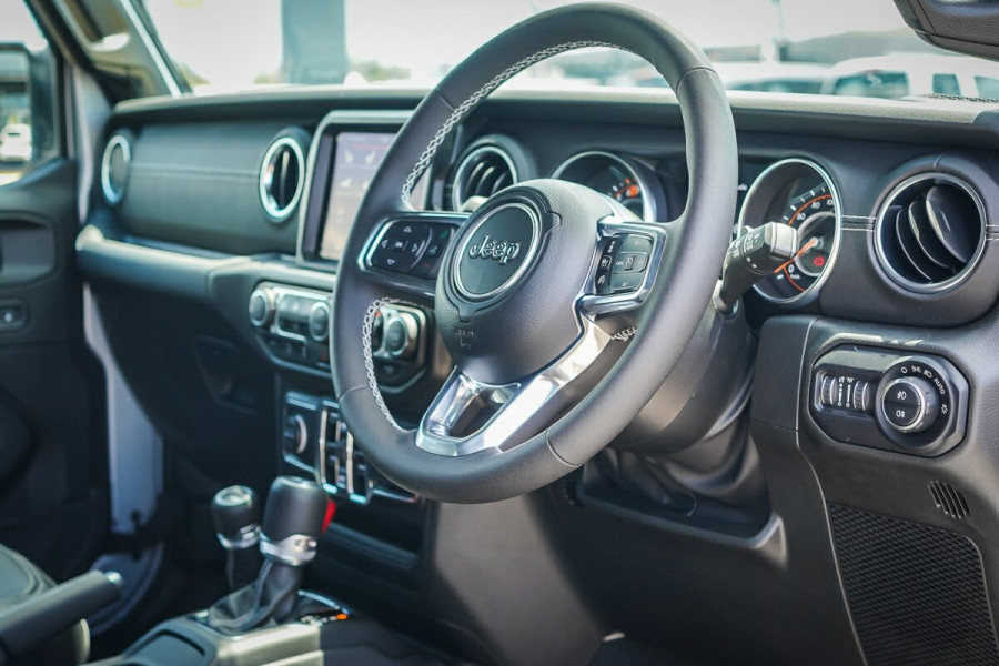 2023 Jeep Wrangler JL Unlimited Overland SUV Image 17