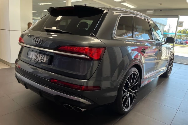 2025 Audi SQ7 4M TFSI SUV Image 5