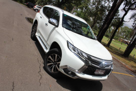 Mitsubishi Pajero Sport GLX QE