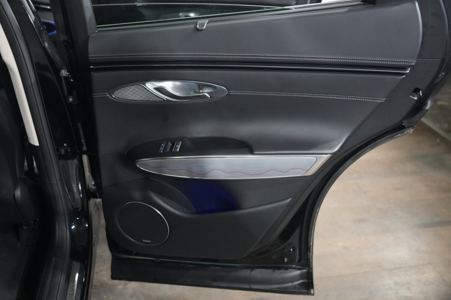 2024 Genesis GV70 2.5t SUV Image 29