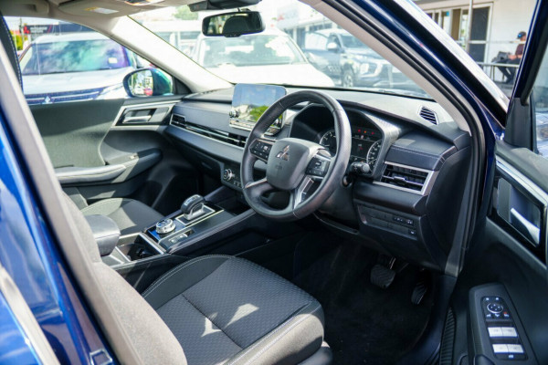 2024 Mitsubishi Outlander ZM LS SUV Image 14