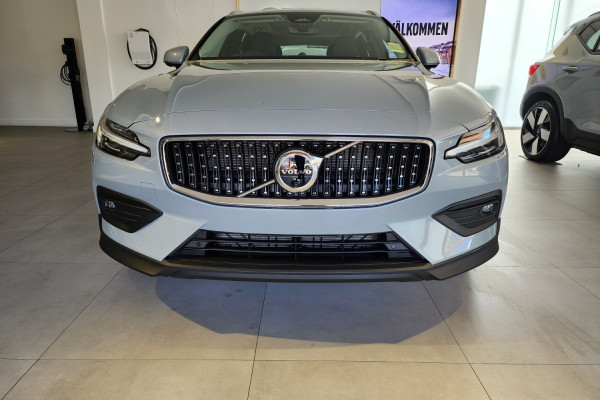 2024 MY25 Volvo V60 Cross Country Z Series Ultra B5 Bright Wagon Image 6