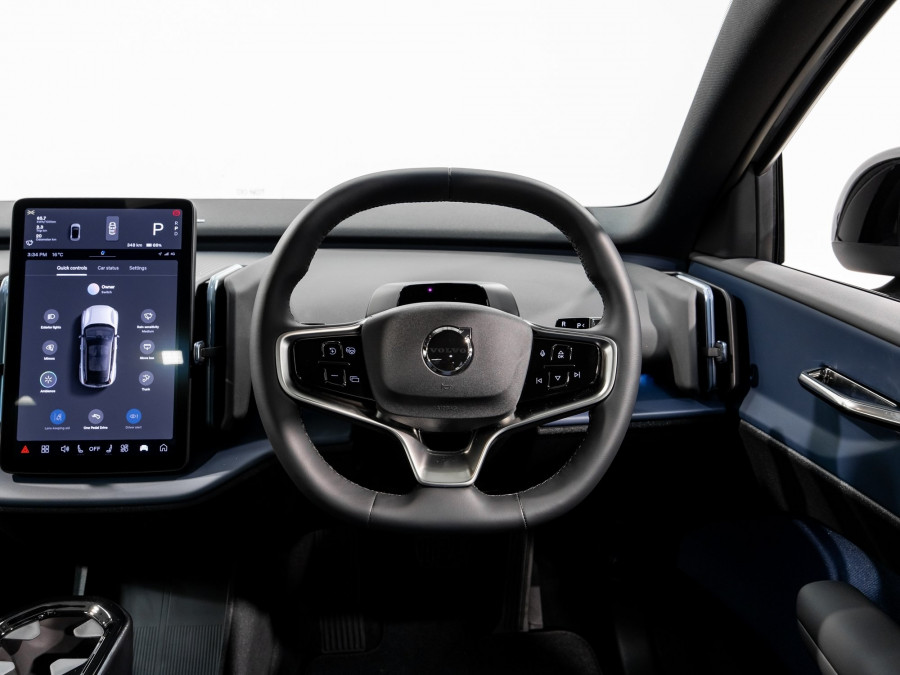2026 Volvo EX30 Cross Country  Ultra Twin Motor Performance SUV Image 16