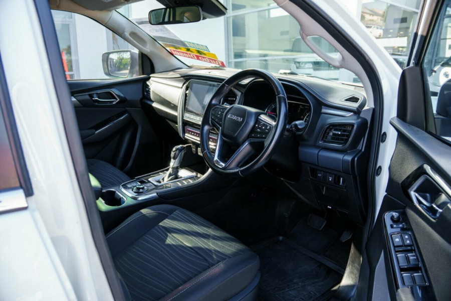 2022 Isuzu MU-X RJ LS-U SUV Image 18