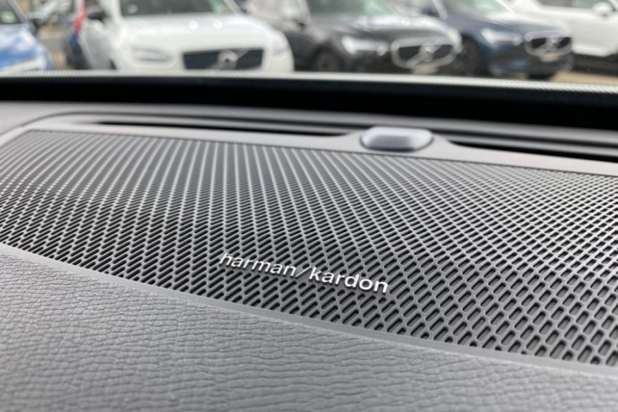 2020 Volvo XC90 L Series D5 Momentum Suv Image 9