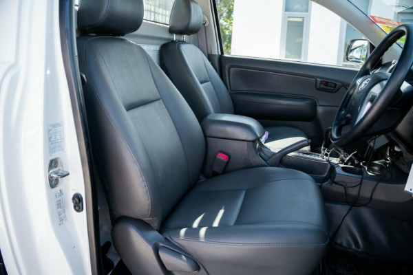 2015 MY14 Toyota HiLux WorkMate Single Cab Chassis Image 9