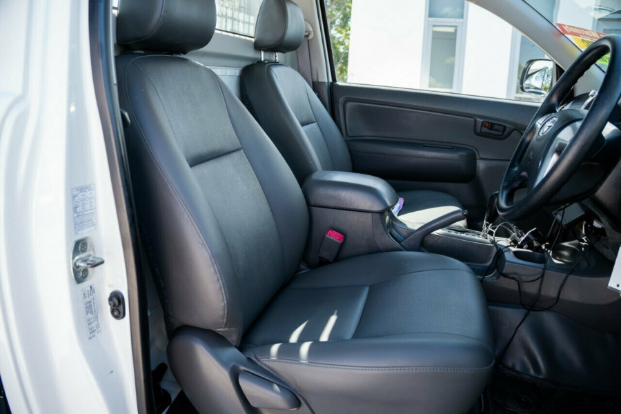 2015 MY14 Toyota HiLux WorkMate Single Cab Chassis Image 9