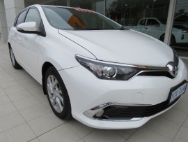 Toyota Corolla Sport ZRE182R Ascent