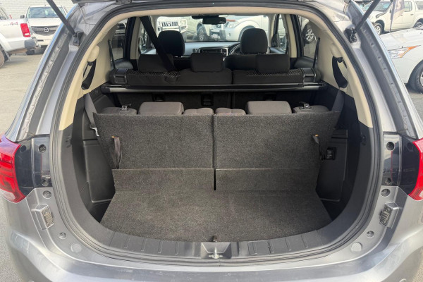 2017 MY18.5 Mitsubishi Outlander ZL LS SUV Image 12
