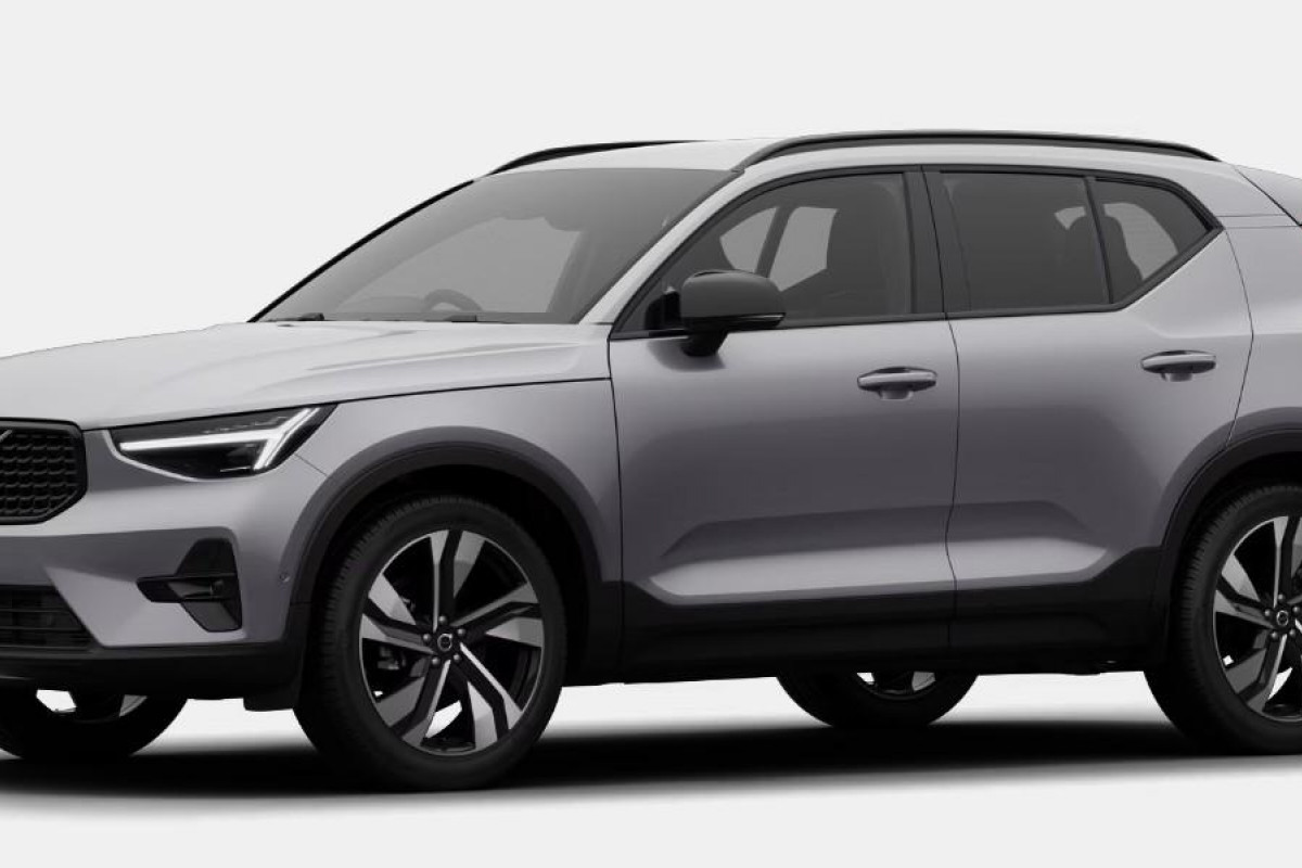 2026 Volvo XC40 XZ Ultra B4 Dark SUV