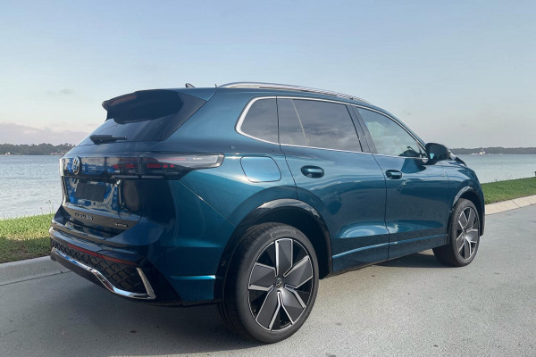 2026 MY25 Volkswagen Tiguan CT 195TSI R-Line SUV Image 3