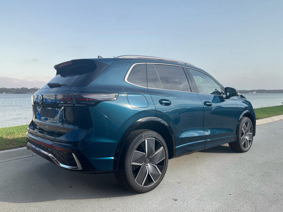 2026 MY25 Volkswagen Tiguan CT 195TSI R-Line SUV Image 3