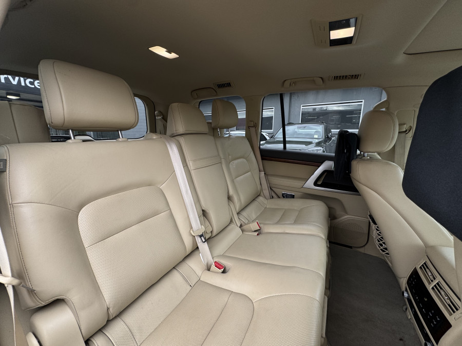 2017 Toyota LandCruiser VDJ200R Sahara SUV Image 17