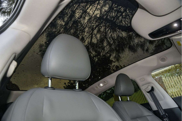 2026 MG IM5 P12L Premium Hatch Image 15