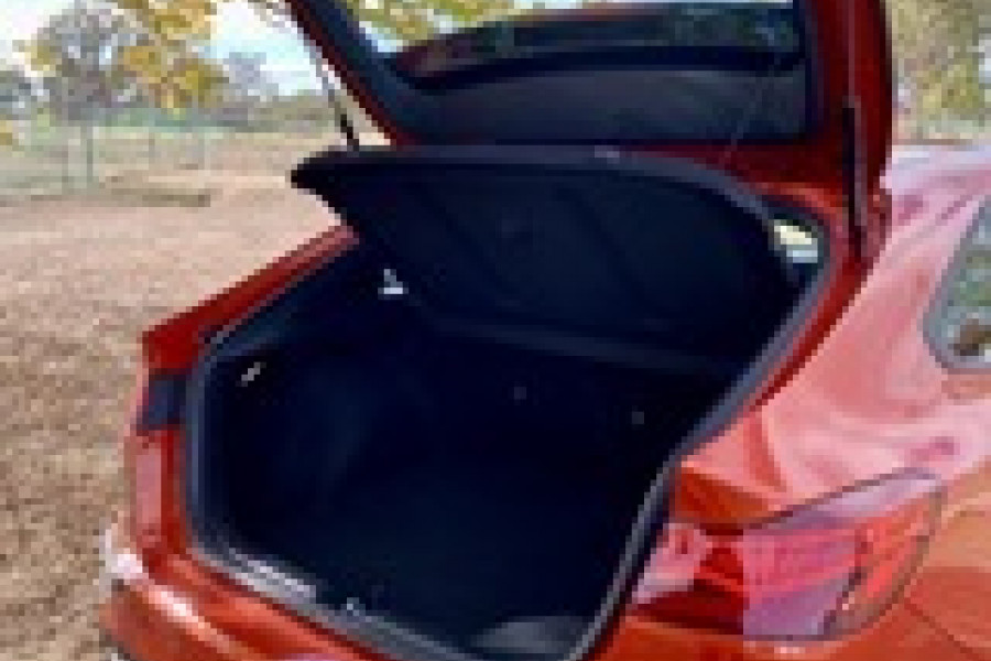 2020 MY1  Kia Cerato BD GT Hatch Image 19