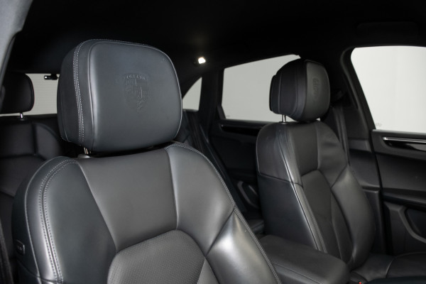 2022 Porsche Macan S SUV image 4