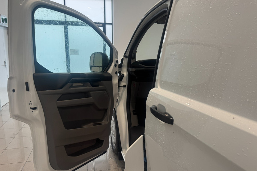 2024 MY24.50 Ford Transit Custom AV Trend SWB Van Image 23