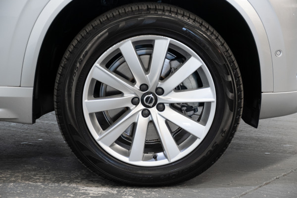 2021 Volvo XC90 L Series B6 Inscription SUV image 6
