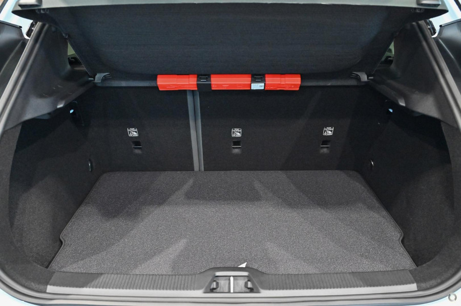 2026 Volvo EX30  Single Motor Extended Range Plus SUV Image 8