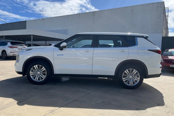 2025 MY24 Mitsubishi Outlander ZM PHEV ES SUV Image 4