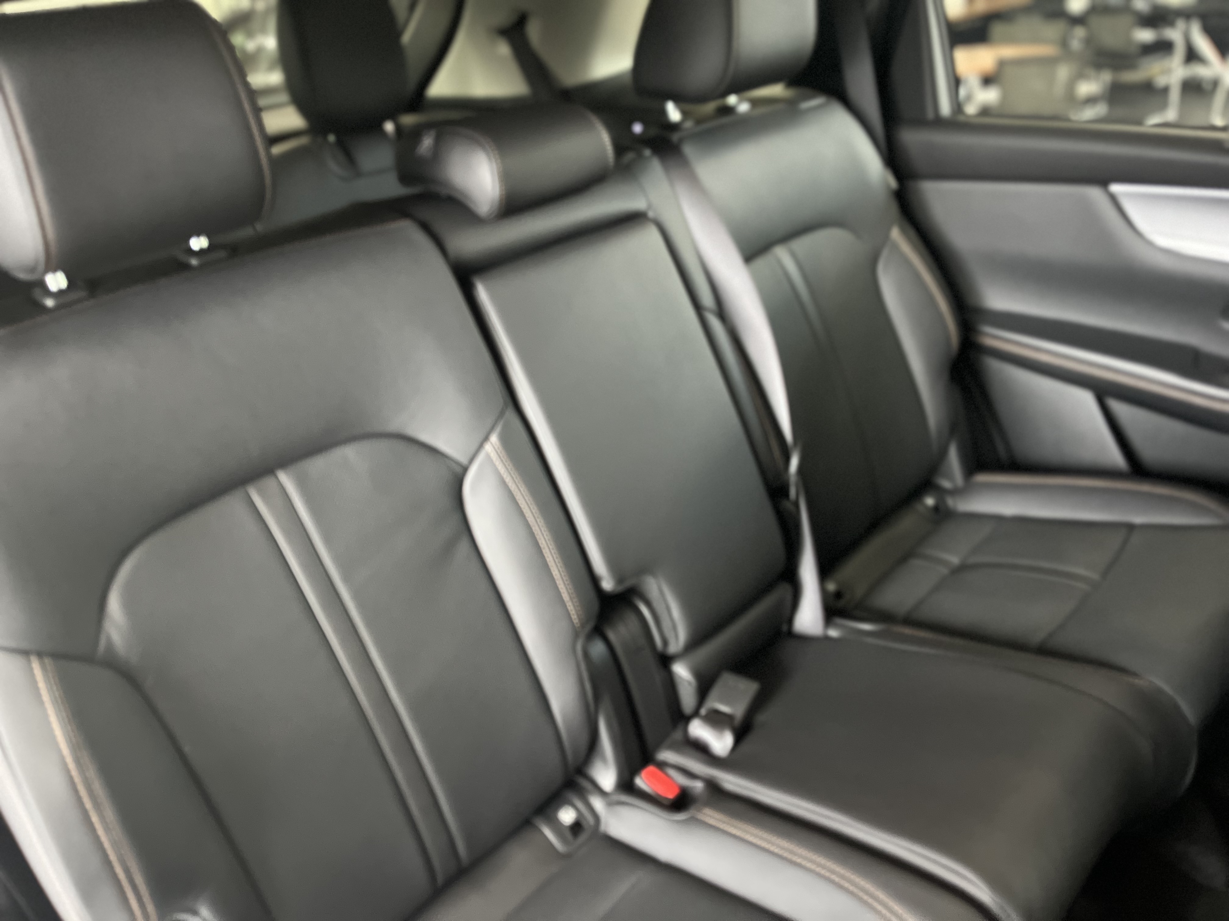 2024 Mazda CX-80 KL G40e Touring SUV Image 17