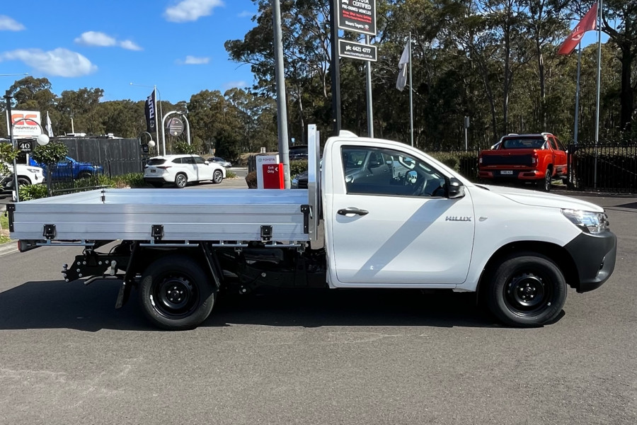 2024 Toyota HiLux TGN121R WorkMate Cab Chassis Image 9