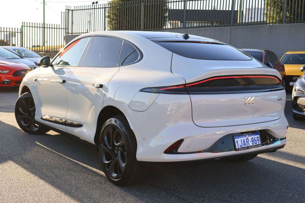 2025 MG IM6 S12L Performance SUV Image 2