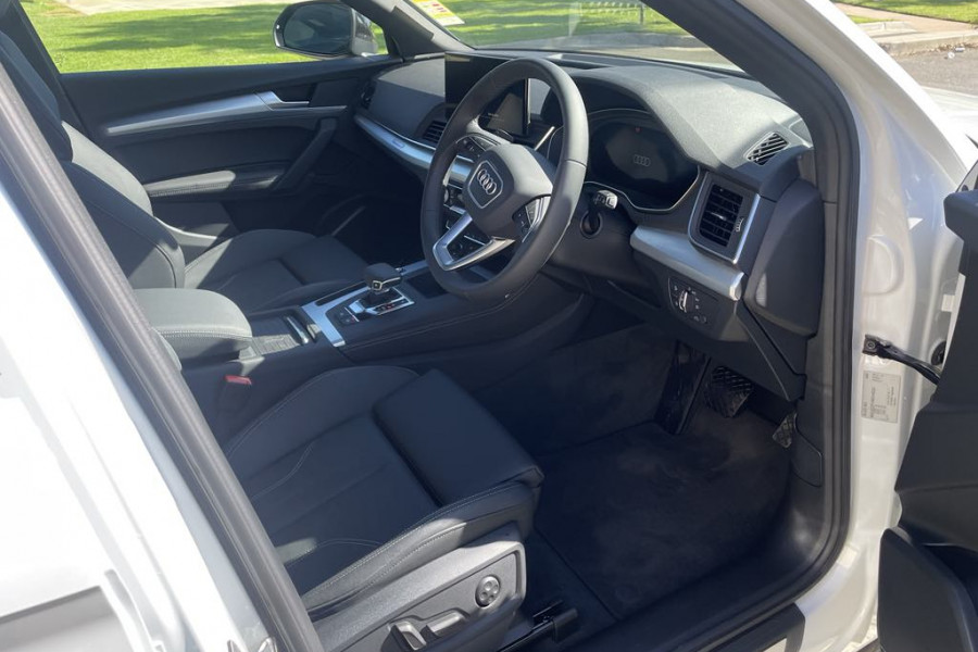 2024 Audi Q5 45 TFSI SUV Image 11
