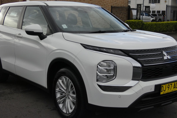 2023 Mitsubishi Outlander ZM MY23 ES 7 SEAT 2WD SUV