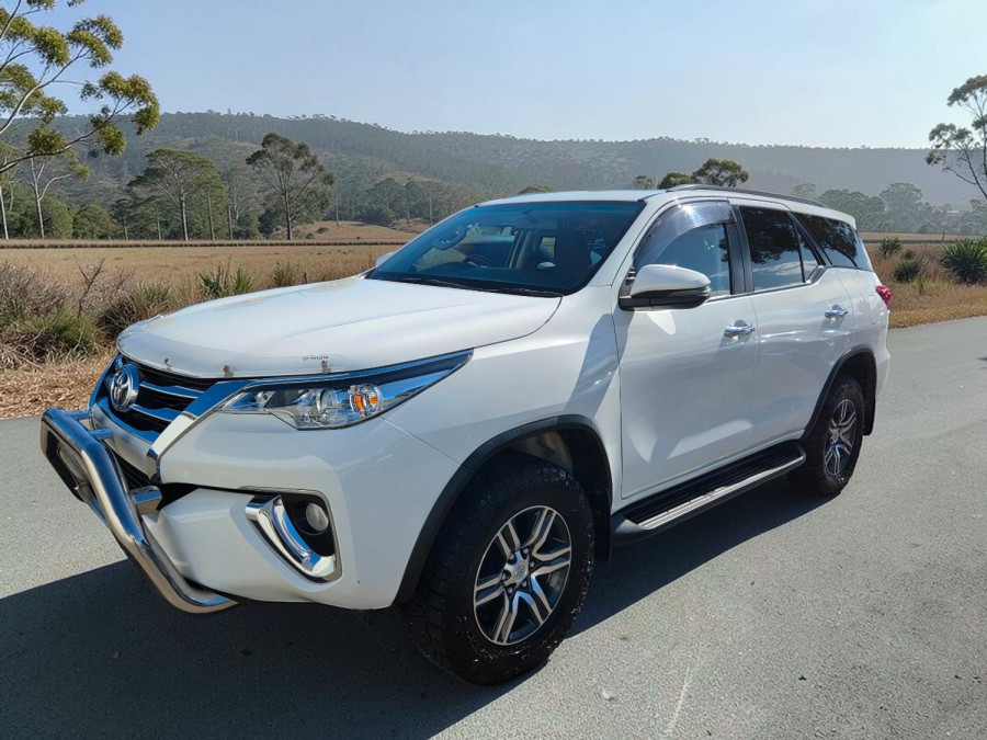 2017 Toyota Fortuner GUN156R GXL SUV Image 3