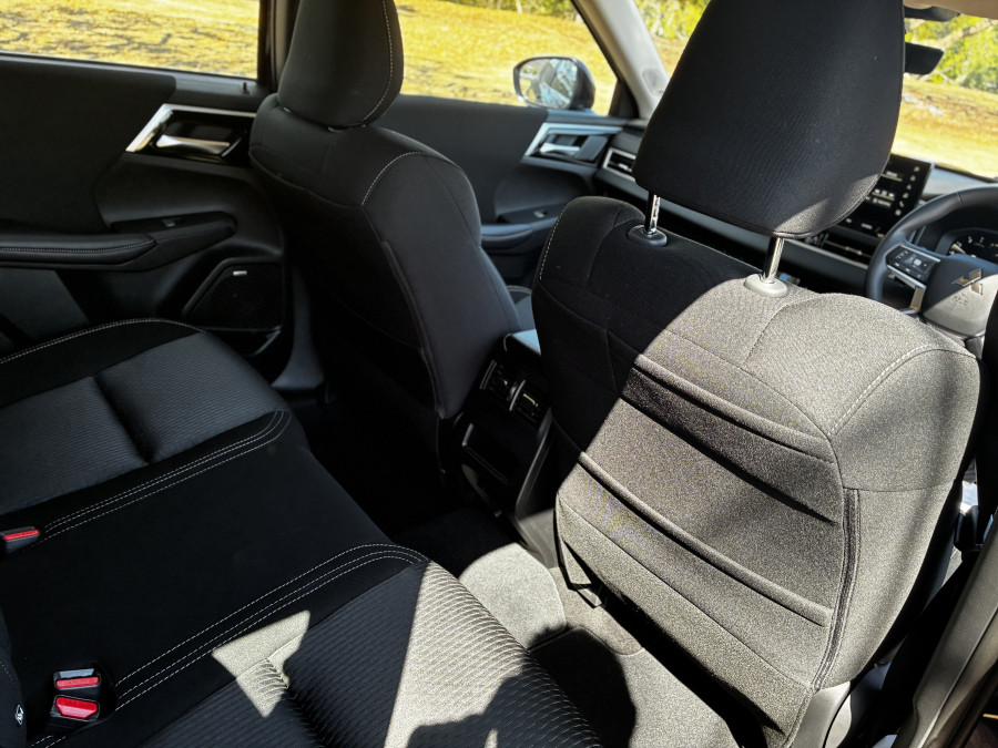 2026 Mitsubishi Outlander ZM ES SUV Image 13