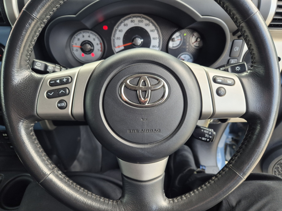 2015 MY14 Toyota FJ Cruiser GSJ15R SUV Image 20