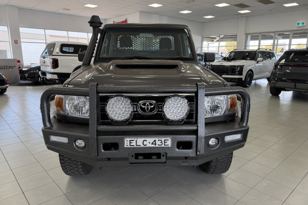 2020 Toyota LandCruiser VDJ79R GXL Single-Cab Cab-Chassis Image 2