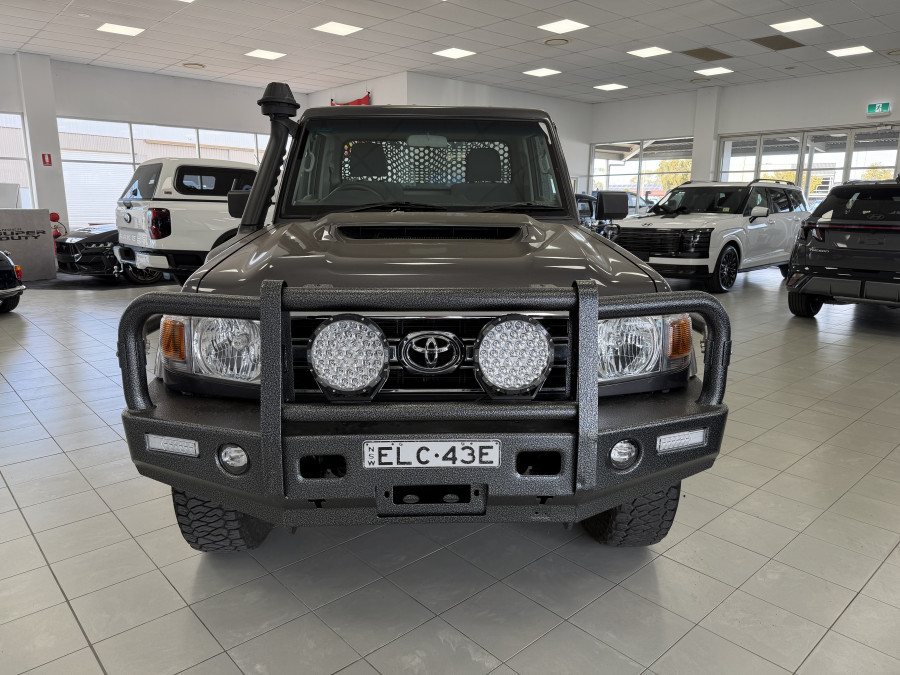 2020 Toyota LandCruiser VDJ79R GXL Single-Cab Cab-Chassis Image 2