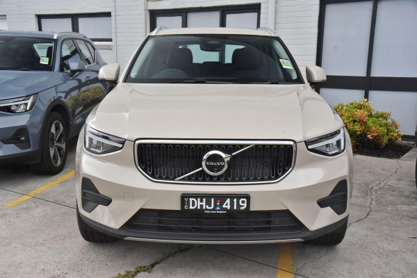 2024 MY25 Volvo XC40  Plus B4 SUV Image 2