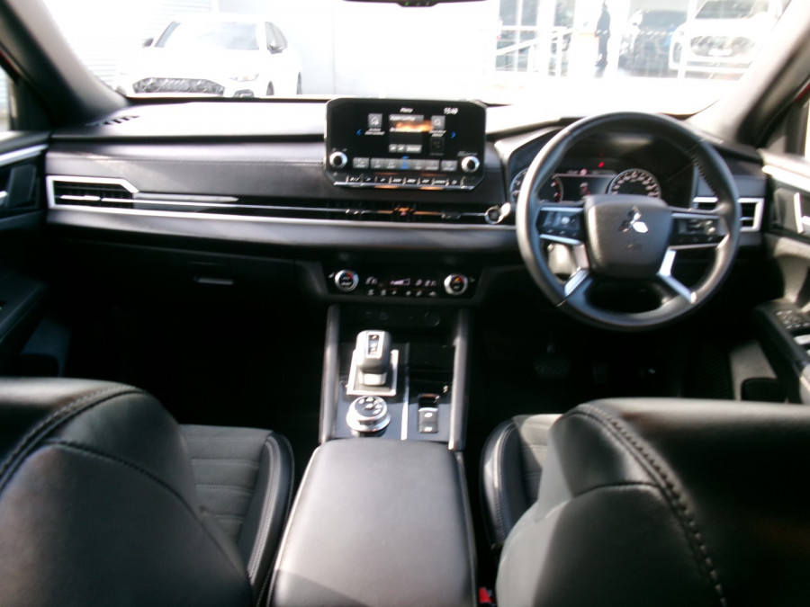 2023 MY24 Mitsubishi Outlander ZM Black Edition SUV Image 12