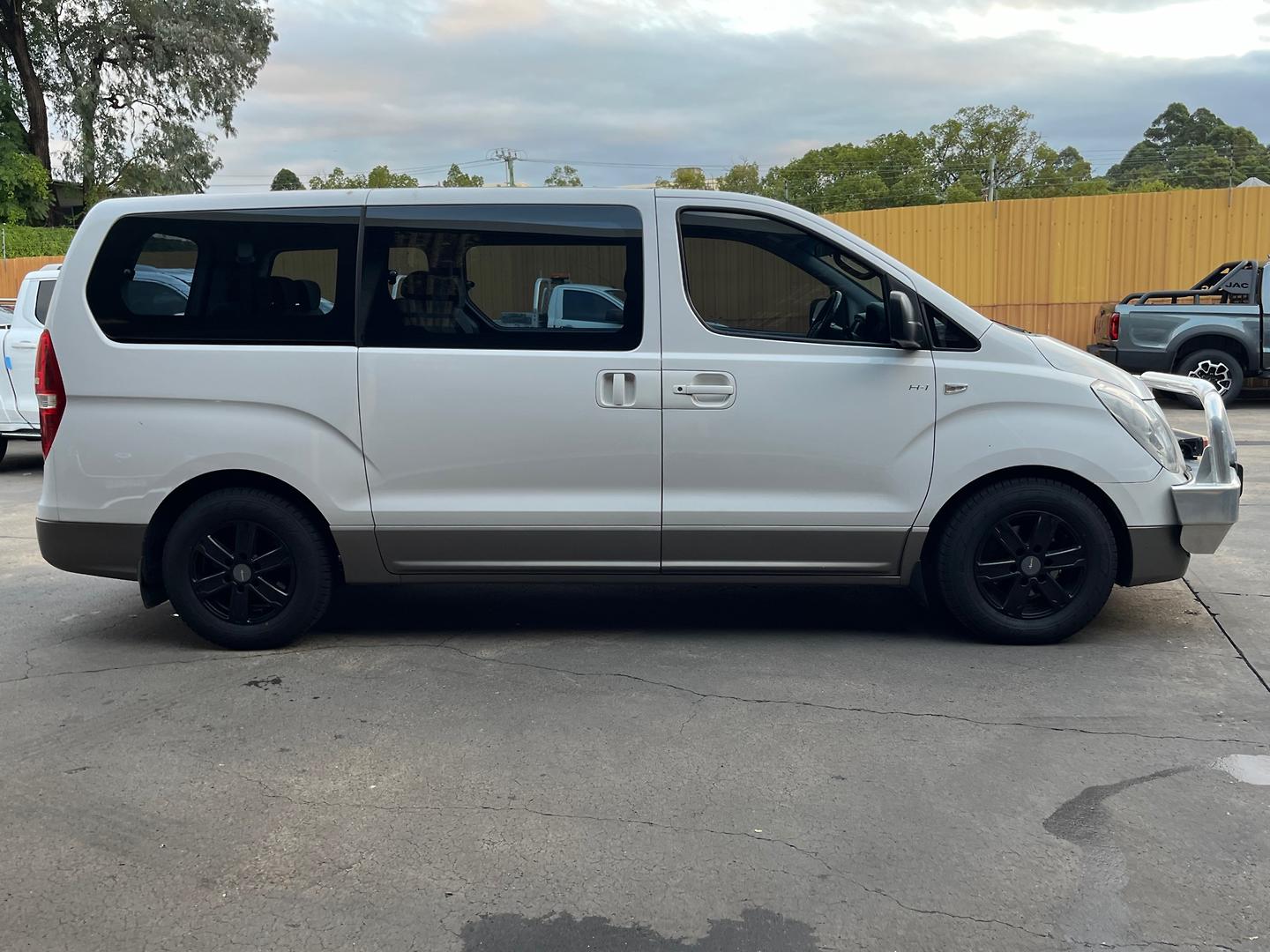 2017 MY18 Hyundai iMax TQ3-W Series II  People Mover Image 8