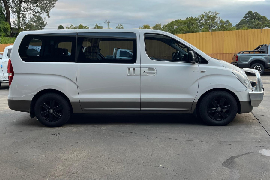 2017 MY18 Hyundai iMax TQ3-W Series II  People Mover Image 8