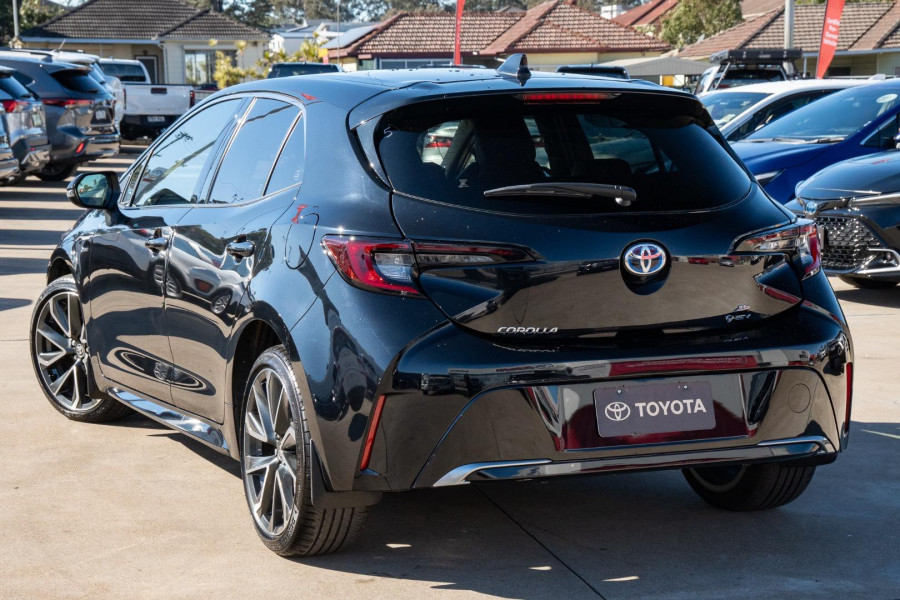 2025 Toyota Corolla ZWE219R  ZR Hybrid Hatch Image 2