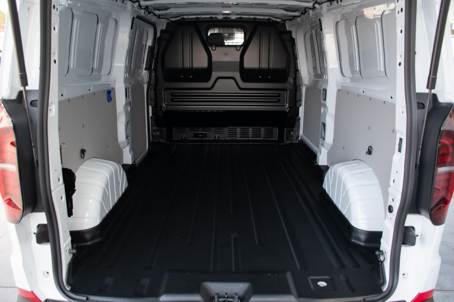 2025 Volkswagen Transporter NSN TDI 125kW Van Image 13