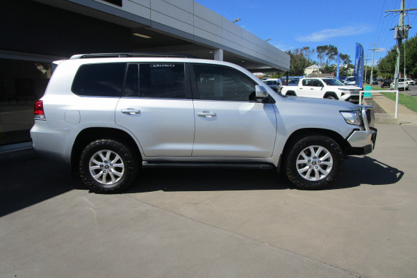 2020 Toyota LandCruiser VDJ200R VX SUV Image 8