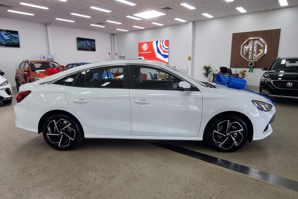2024 MG MG5 AP32 Essence Sedan