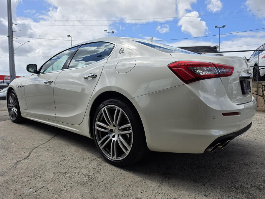 2020 Maserati Ghibli M157 GranLusso Sedan Image 11