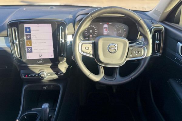 2019 Volvo XC40 XZ T4 Momentum SUV Image 18
