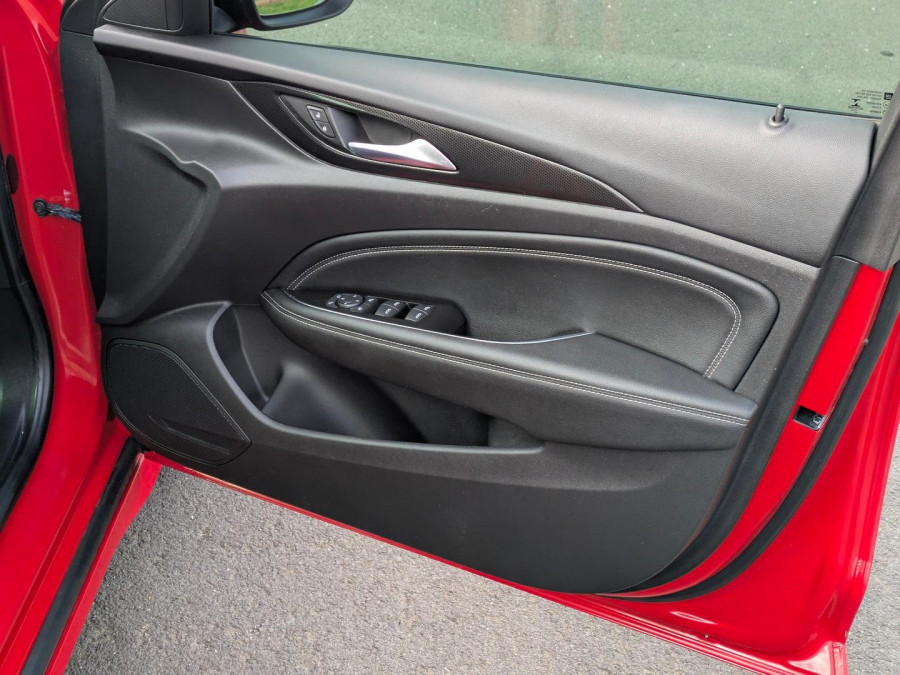 2018 Holden Commodore ZB RS Liftback Image 9