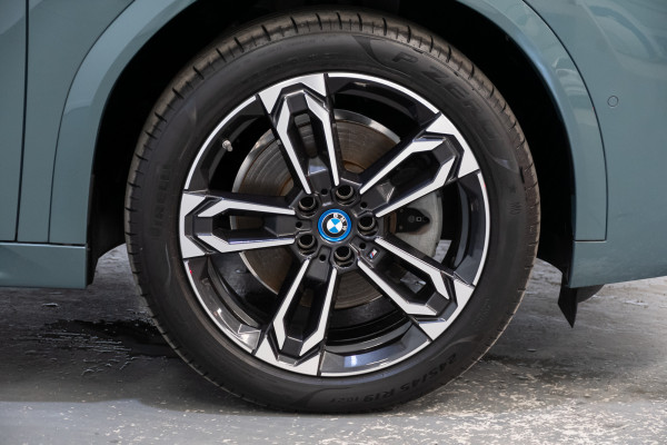 2024 BMW iX2 xDrive30 M Sport SUV image 6