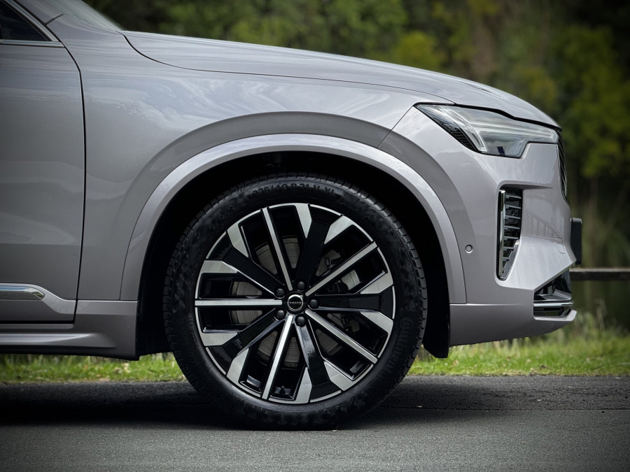 2025 Volvo XC90 L Series Ultra B5 Bright SUV Image 7