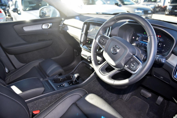 2025 MY26 Volvo XC40 XZ Plus B4 SUV Image 13