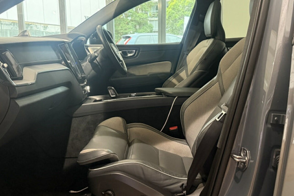 2022 Volvo XC60 UZ Recharge Plug-In Hybrid SUV Image 15